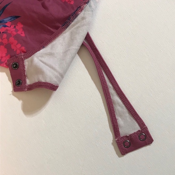 EXPRESS DEEP V  FLORAL BODYSUIT - Picture 7 of 7